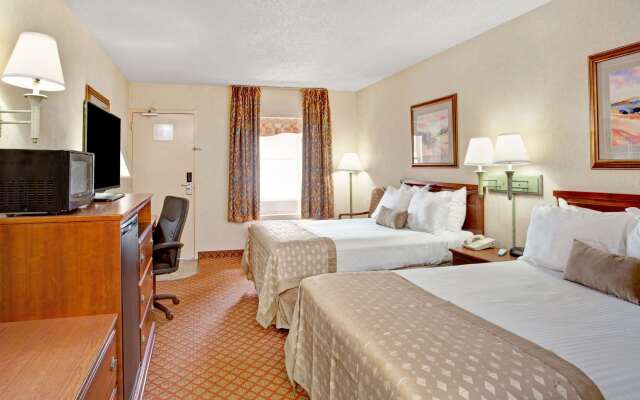 Ramada by Wyndham West Memphis