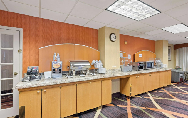 AmericInn by Wyndham Denver Airport