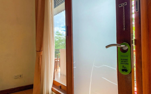 OYO 261 Sasono Putro Guest House
