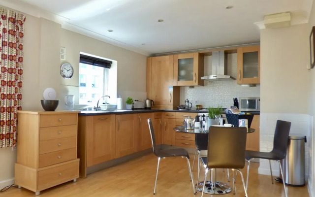 Your Space Apartments - Market Rise