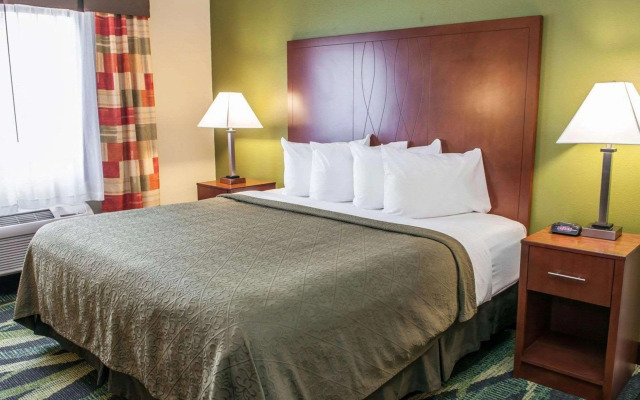 Quality Inn & Suites South Bend Airport