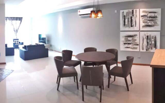 The N Suites Cozy and Spacious