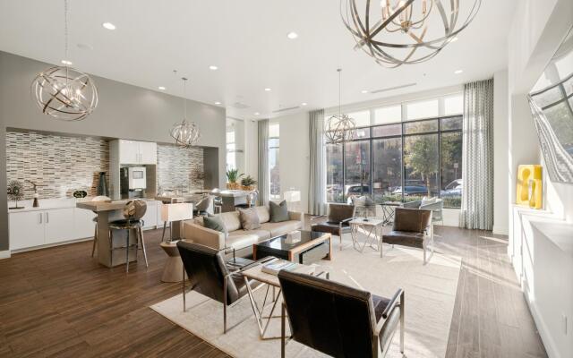 Arlington | Artistic 2BD/2BA Apartment