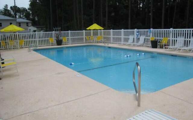 Travelodge by Wyndham Kingsland GA