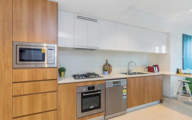 SKY Heart of BNE City 2bed APT Pool& Gym Qbn222-18
