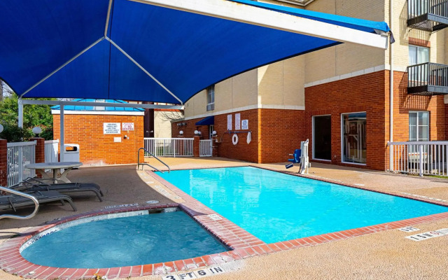 Quality Suites San Antonio Northeast