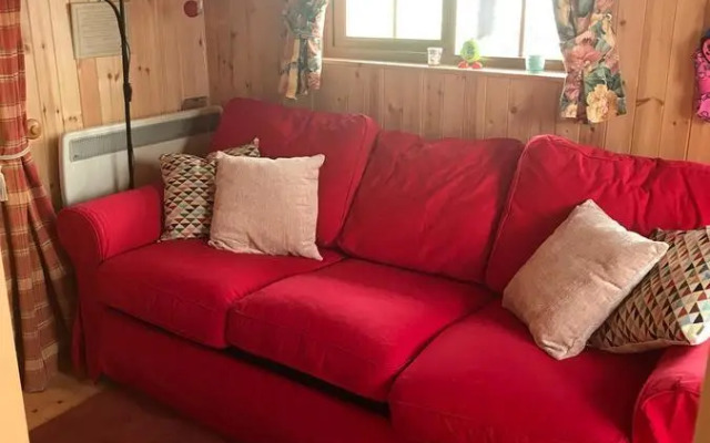 Cosy Countryside Log Cabin