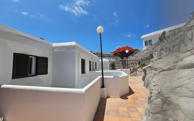 Modern Apartment With sea View Nearby the Beach