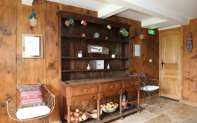 Chalet Sous Les Bois