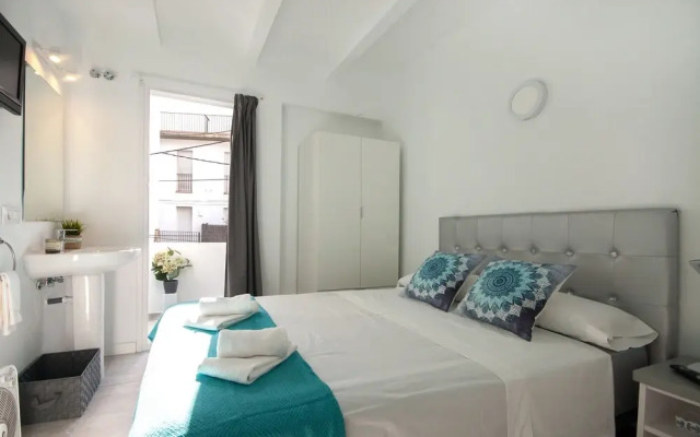 Lets Holidays rooms Cadaques