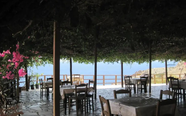 Sfinias Hotel