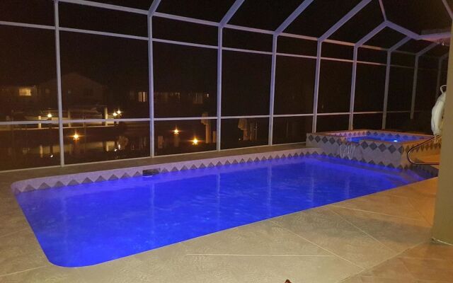 Waterfront Home With Pool, spa and Walk to Beach