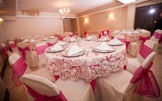 Hotel El Camino Inn & Suites