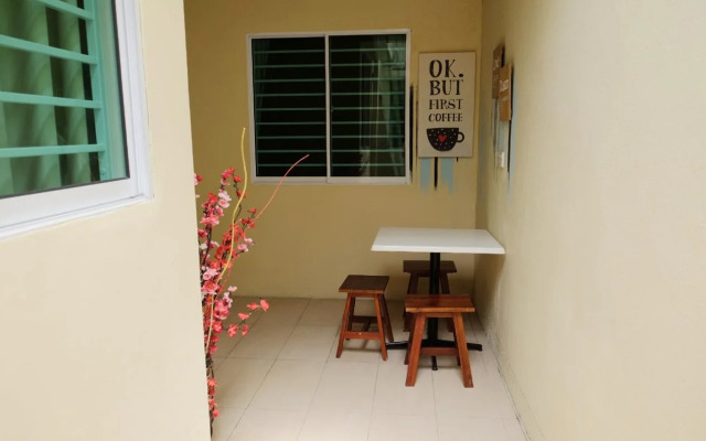 Natol Homestay-LA (Tabuan Jaya)