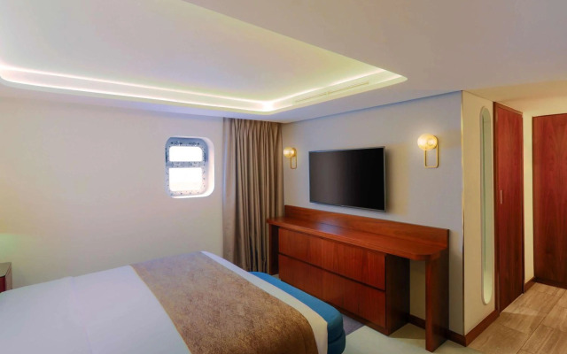Queen Elizabeth 2 Hotel by Accor