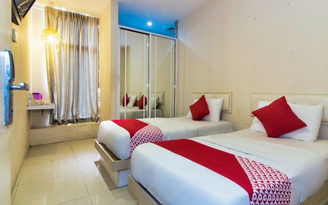 OYO 479 The Green Hotel