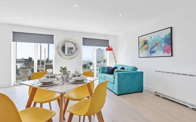 Right On : Bright On Apartment 1B | By My Getaways
