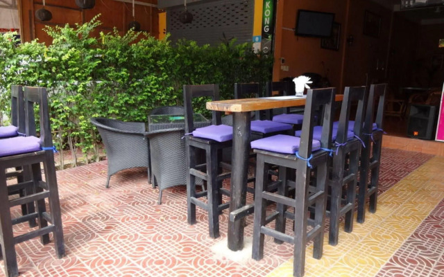 KONG Bar & Guesthouse