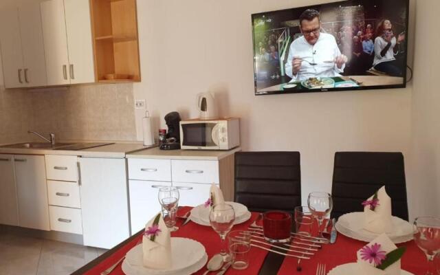 Apartments Ivano - 20 m from Sea