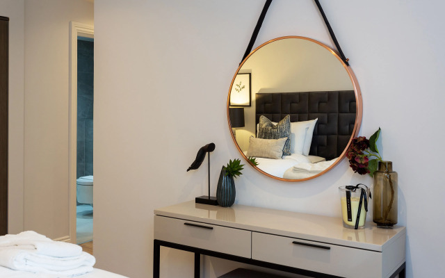 The Carlyle - Elegant Serviced Apartments