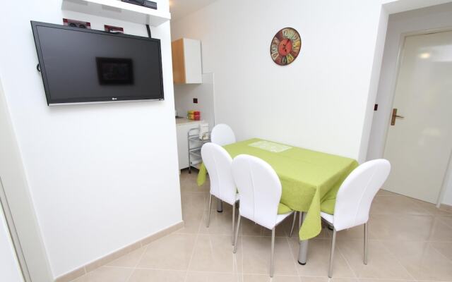 Luna Apartments