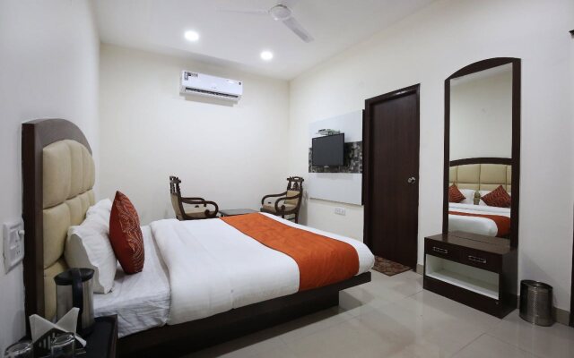 Hotel The Benz By OYO Rooms