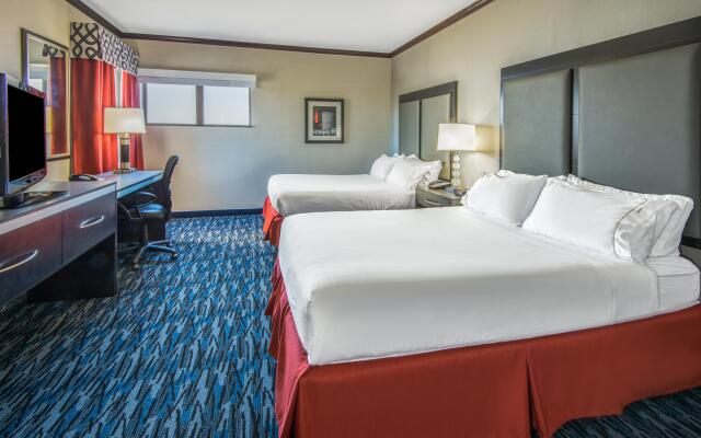 Holiday Inn Express Cleveland Airport - Brookpark, an IHG Hotel