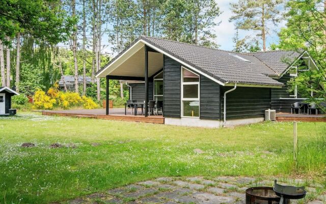 Vibrant Holiday Home in Ebeltoft With Whirlpool