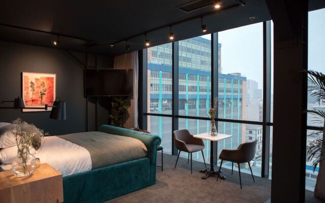 Cartel House Hotel on Loop