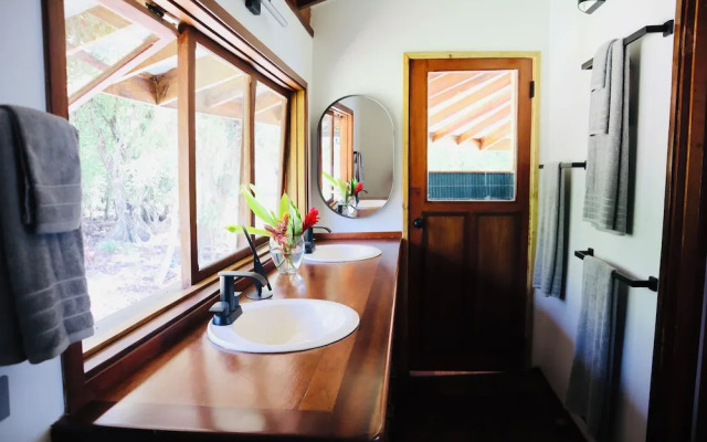 Bocas Beachfront Lodge