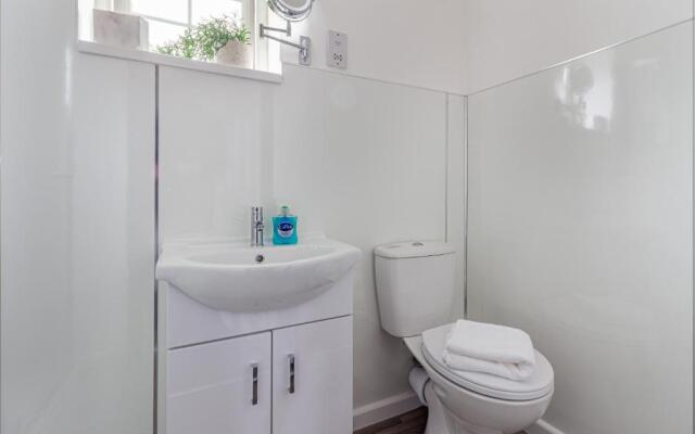 Studio Apartment in Worcester City Centre!