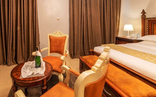A'lure Hotel & Residences