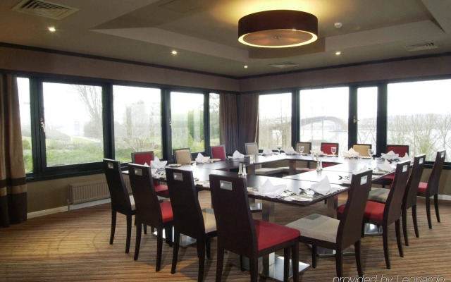 DoubleTree by Hilton Edinburgh - Queensferry Crossing