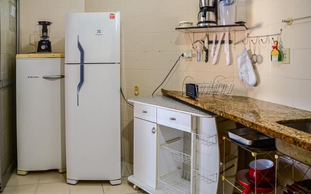 Apto 3Qts Cond. c/ piscina a 600m da Praia CEE202