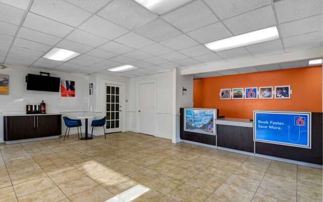 Motel 6 Atlanta GA