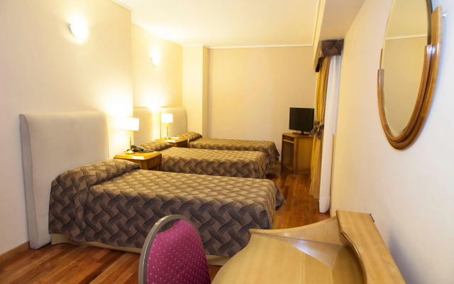 Tritone Hotel