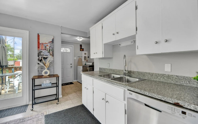 Family House with Httb Playgr BBQ Firept