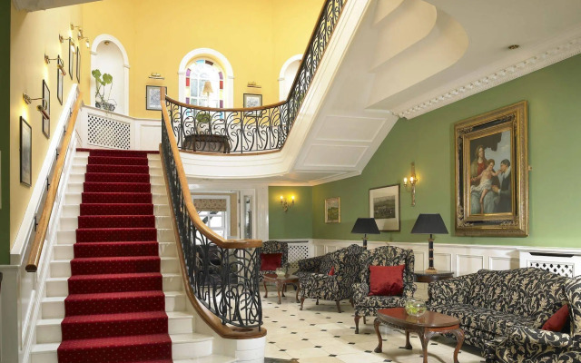 Dromhall Hotel