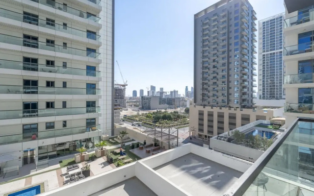 Outstanding Studio in Empire Residence JVC