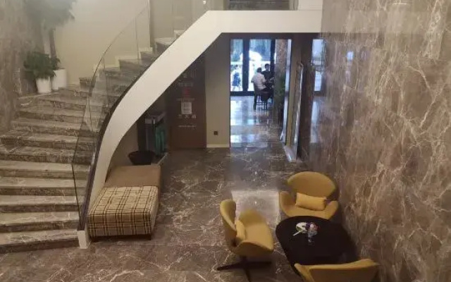 Homeinn Plus Hotel (Hangzhou West Lake Hubin Hefang Street Pedestrian Street)