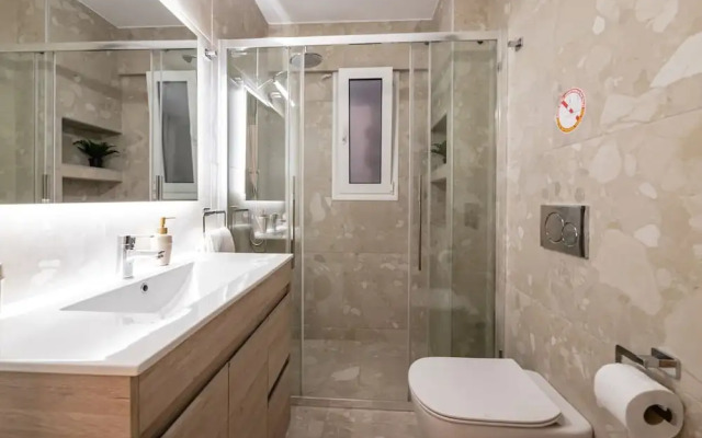 Quiet Apartment With a Garden at Exarcheia