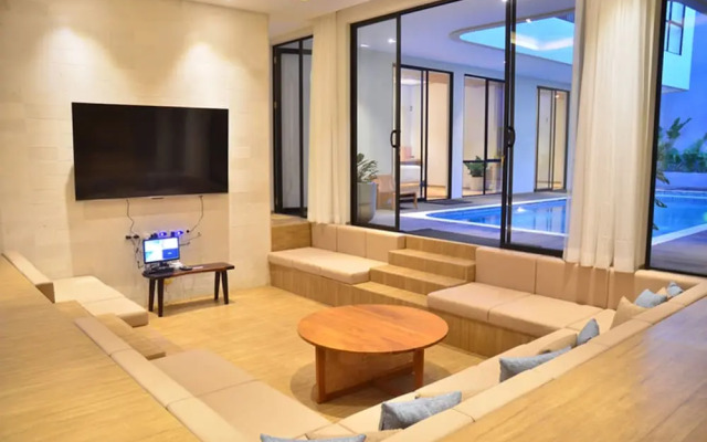 Maplewood Mountain 9BR with Heated Pool