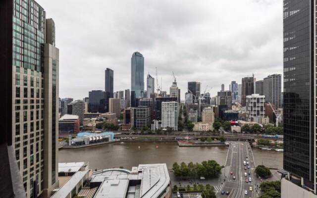 Prima Pearl Luxury 2-Bedroom Apartment