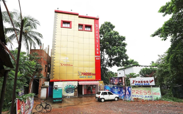 OYO 16627 Xpress Inn