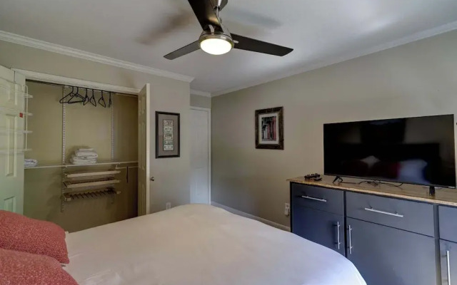 Spring Branch Haven - Cozy 3BR Oasis, Pet Friendly