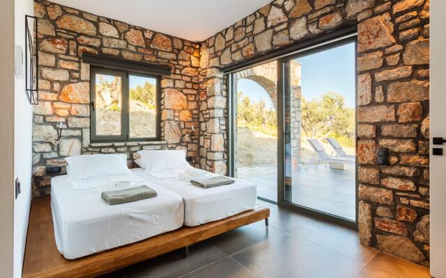 Gerakada Luxury-Horizon Villa with Private Pool