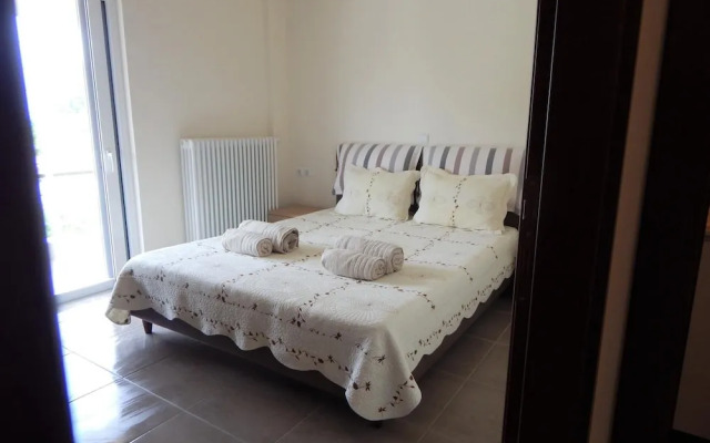 Samaras Apartments in Kamena Vourla