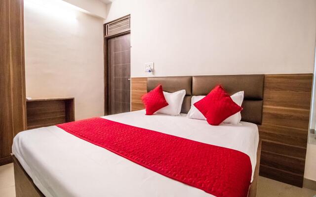 OYO 14565 Hotel Snazzy