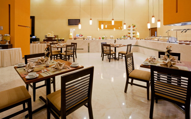 Holiday Inn Puebla Finsa by IHG