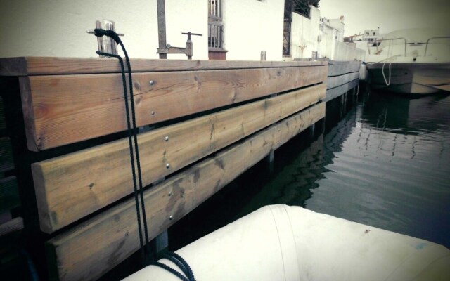 214-casa con Acceso Directo a su Amarre